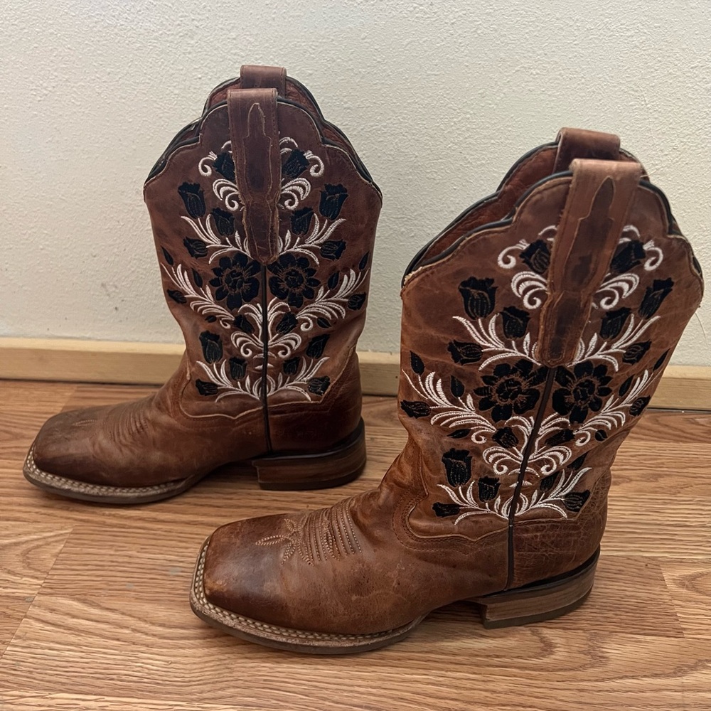 Dan Post Tan Floral Heeled Boots